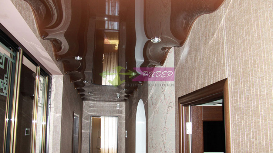 Натяжные потолки в коридоре с установкой